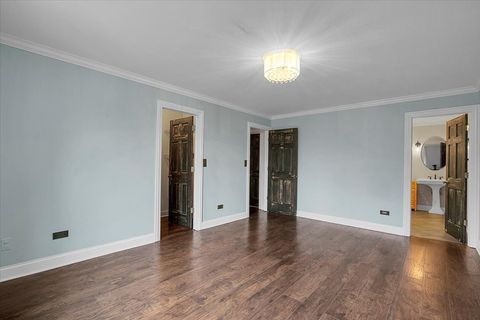 Tiny photo for 1002 Castilian Court #302, Glenview, IL 60025 (MLS # 12540131)