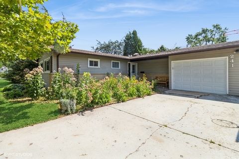 Tiny photo for 241 Diamond Head Drive, Des Plaines, IL 60018 (MLS # 12477053)