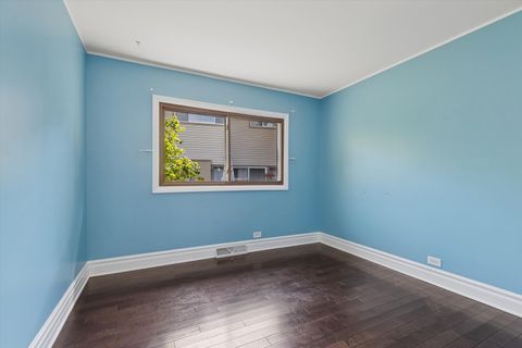 Tiny photo for 241 Diamond Head Drive, Des Plaines, IL 60018 (MLS # 12477053)