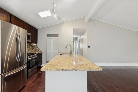 Tiny photo for 241 Diamond Head Drive, Des Plaines, IL 60018 (MLS # 12477053)