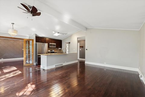 Tiny photo for 241 Diamond Head Drive, Des Plaines, IL 60018 (MLS # 12477053)