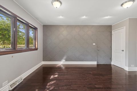 Tiny photo for 241 Diamond Head Drive, Des Plaines, IL 60018 (MLS # 12477053)