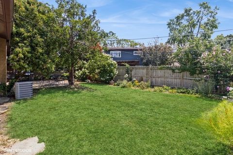 Tiny photo for 241 Diamond Head Drive, Des Plaines, IL 60018 (MLS # 12477053)