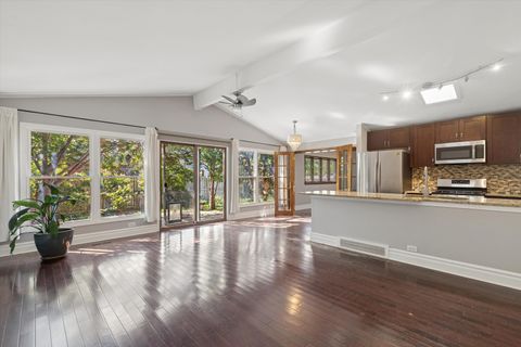 Tiny photo for 241 Diamond Head Drive, Des Plaines, IL 60018 (MLS # 12477053)