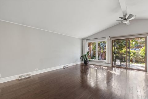 Tiny photo for 241 Diamond Head Drive, Des Plaines, IL 60018 (MLS # 12477053)