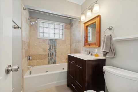 Tiny photo for 241 Diamond Head Drive, Des Plaines, IL 60018 (MLS # 12477053)
