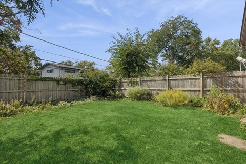 Tiny photo for 241 Diamond Head Drive, Des Plaines, IL 60018 (MLS # 12477053)
