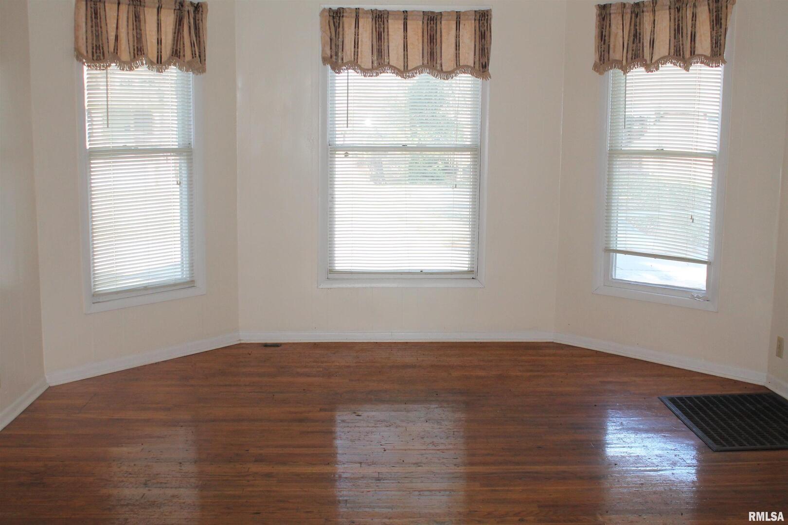 701 W CHERRY Street 1