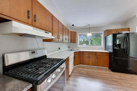 Tiny photo for 2401 E Thornwood Drive, Lindenhurst, IL 60046 (MLS # 12684703)