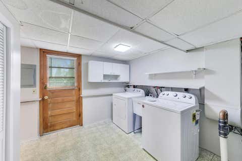 Tiny photo for 2401 E Thornwood Drive, Lindenhurst, IL 60046 (MLS # 12684703)