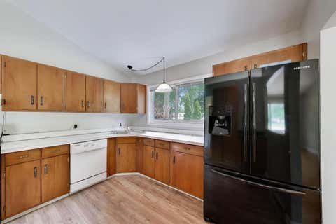 Tiny photo for 2401 E Thornwood Drive, Lindenhurst, IL 60046 (MLS # 12684703)