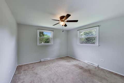 Tiny photo for 2401 E Thornwood Drive, Lindenhurst, IL 60046 (MLS # 12684703)