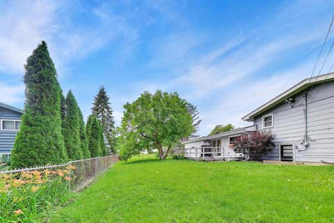 Tiny photo for 2401 E Thornwood Drive, Lindenhurst, IL 60046 (MLS # 12684703)