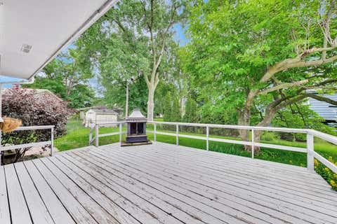 Tiny photo for 2401 E Thornwood Drive, Lindenhurst, IL 60046 (MLS # 12684703)