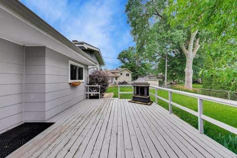 Tiny photo for 2401 E Thornwood Drive, Lindenhurst, IL 60046 (MLS # 12684703)
