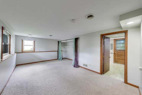 Tiny photo for 2401 E Thornwood Drive, Lindenhurst, IL 60046 (MLS # 12684703)