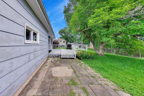 Tiny photo for 2401 E Thornwood Drive, Lindenhurst, IL 60046 (MLS # 12684703)