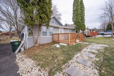 Tiny photo for 42425 N Park Lane E, Antioch, IL 60002 (MLS # 12533449)