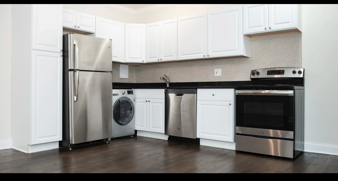 3345 N Marshfield Avenue 209