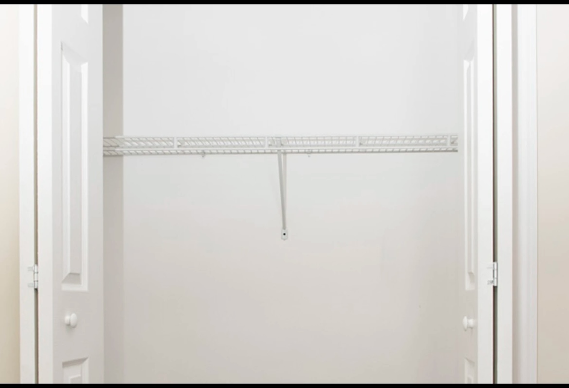 3345 N Marshfield Avenue 209