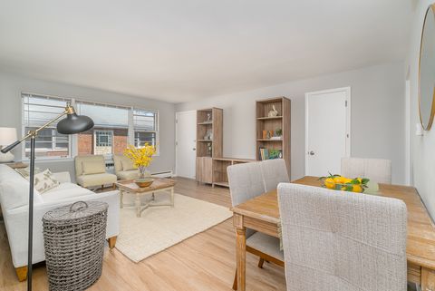 Tiny photo for 38 S Kensington Avenue #06, La Grange, IL 60525 (MLS # 12427789)