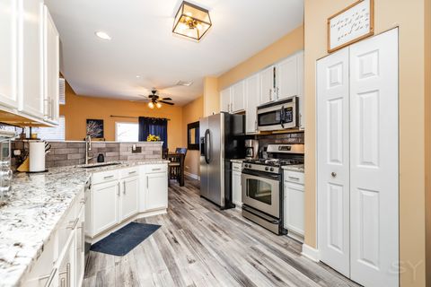 Tiny photo for 1853 Candlelight Circle, Montgomery, IL 60538 (MLS # 12577471)