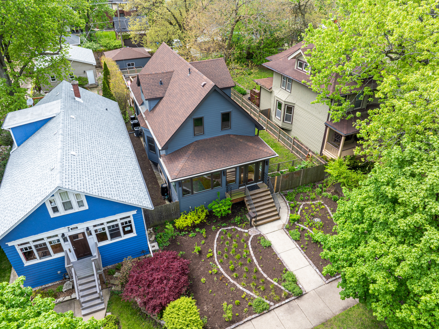2125 W Greenleaf Avenue