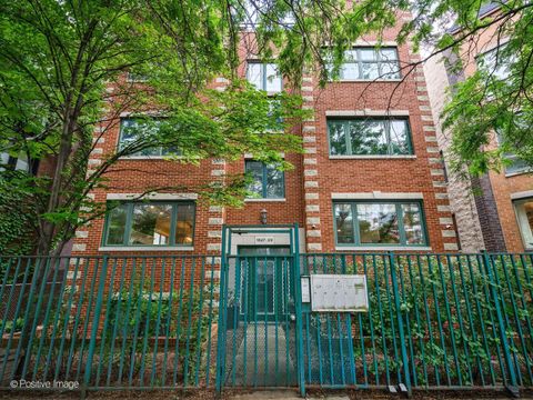 Photo of 1629 W Le Moyne Street #2W, Chicago, IL 60622 (MLS # 12688597)