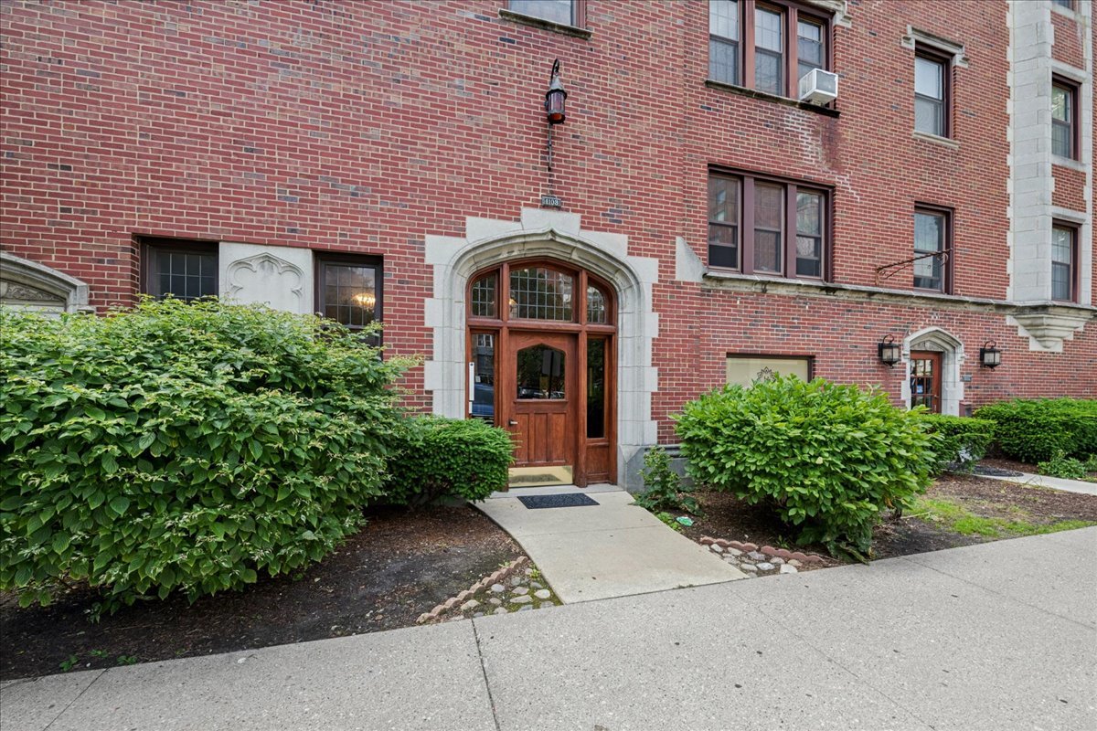 1103 Holly Court 206
