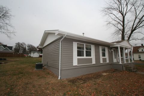 Tiny photo for 306 E Madison Street, Mackinaw, IL 61755 (MLS # 12523135)