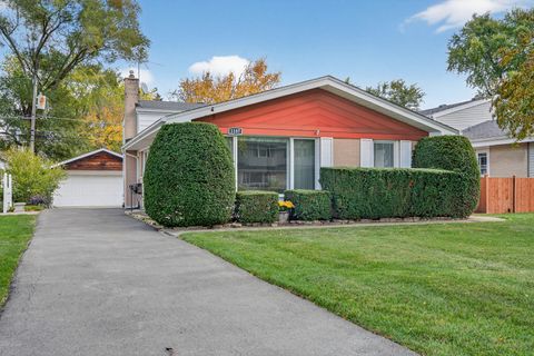 Photo of 1187 S Ridge Avenue, Arlington Heights, IL 60005 (MLS # 12506392)