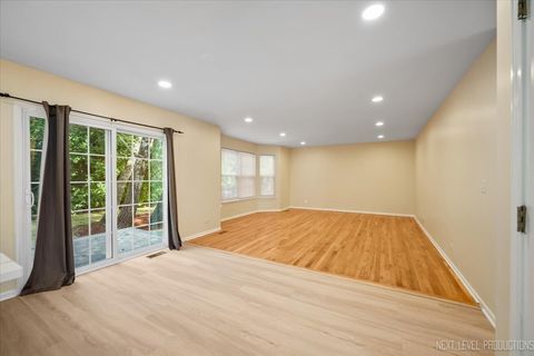 Tiny photo for 438 W Meadow Mist Lane, Round Lake, IL 60073 (MLS # 12507543)