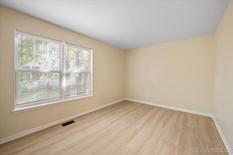 Tiny photo for 438 W Meadow Mist Lane, Round Lake, IL 60073 (MLS # 12507543)