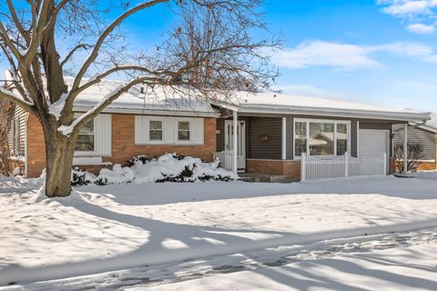 Tiny photo for 241 Pleasant Drive, Elk Grove Village, IL 60007 (MLS # 12555478)