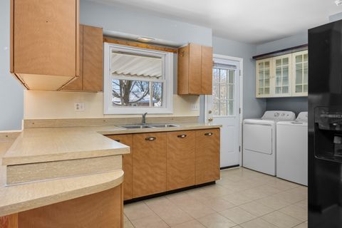 Tiny photo for 241 Pleasant Drive, Elk Grove Village, IL 60007 (MLS # 12555478)