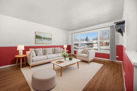 Tiny photo for 241 Pleasant Drive, Elk Grove Village, IL 60007 (MLS # 12555478)