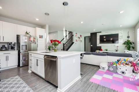 Tiny photo for 321 S Pointe Avenue, South Elgin, IL 60177 (MLS # 12690937)