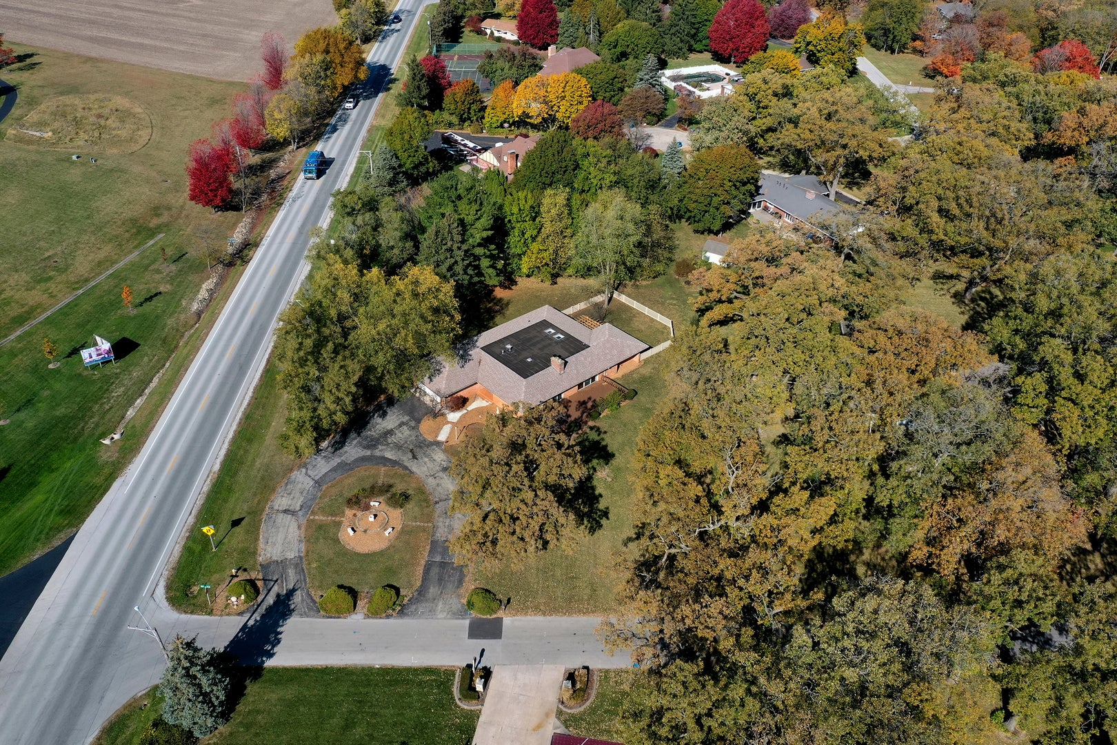 1305 OAKTREE Lane