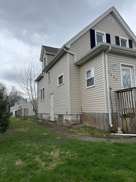 Tiny photo for 1509 42nd Street, Rock Island, IL 61201 (MLS # 12620727)