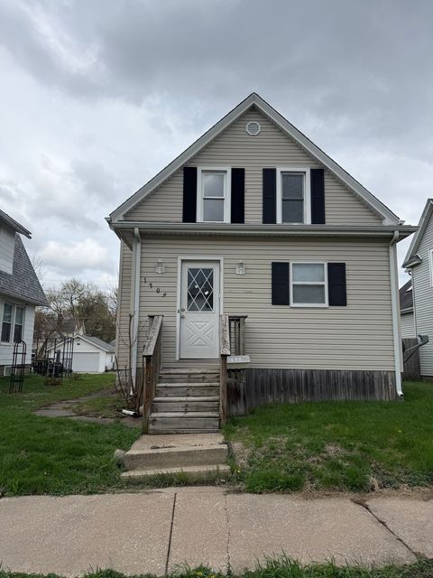 Photo of 1509 42nd Street, Rock Island, IL 61201 (MLS # 12620727)