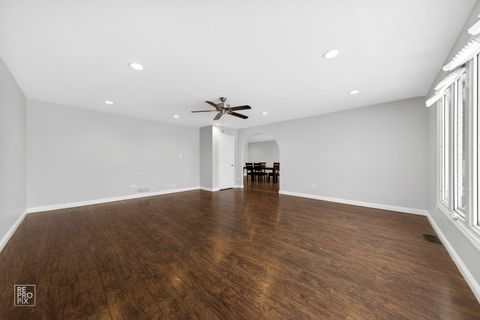 Tiny photo for 7850 Mcvicker Avenue, Burbank, IL 60459 (MLS # 12526559)