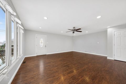 Tiny photo for 7850 Mcvicker Avenue, Burbank, IL 60459 (MLS # 12526559)