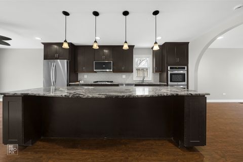 Tiny photo for 7850 Mcvicker Avenue, Burbank, IL 60459 (MLS # 12526559)