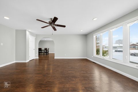 Tiny photo for 7850 Mcvicker Avenue, Burbank, IL 60459 (MLS # 12526559)