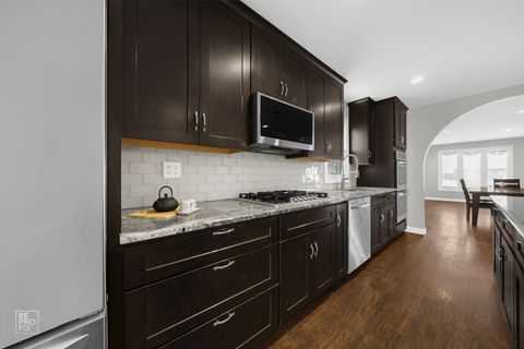 Tiny photo for 7850 Mcvicker Avenue, Burbank, IL 60459 (MLS # 12526559)