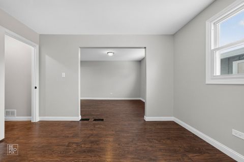 Tiny photo for 7850 Mcvicker Avenue, Burbank, IL 60459 (MLS # 12526559)