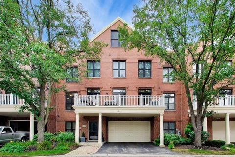 Photo of 1865 Admiral Court #92, Glenview, IL 60026 (MLS # 12764376)