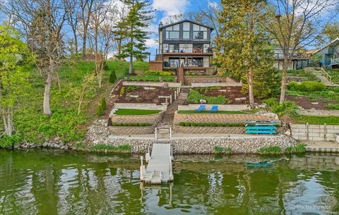 Photo of 386 Holiday Drive, Lake Holiday, IL 60552 (MLS # 12626645)