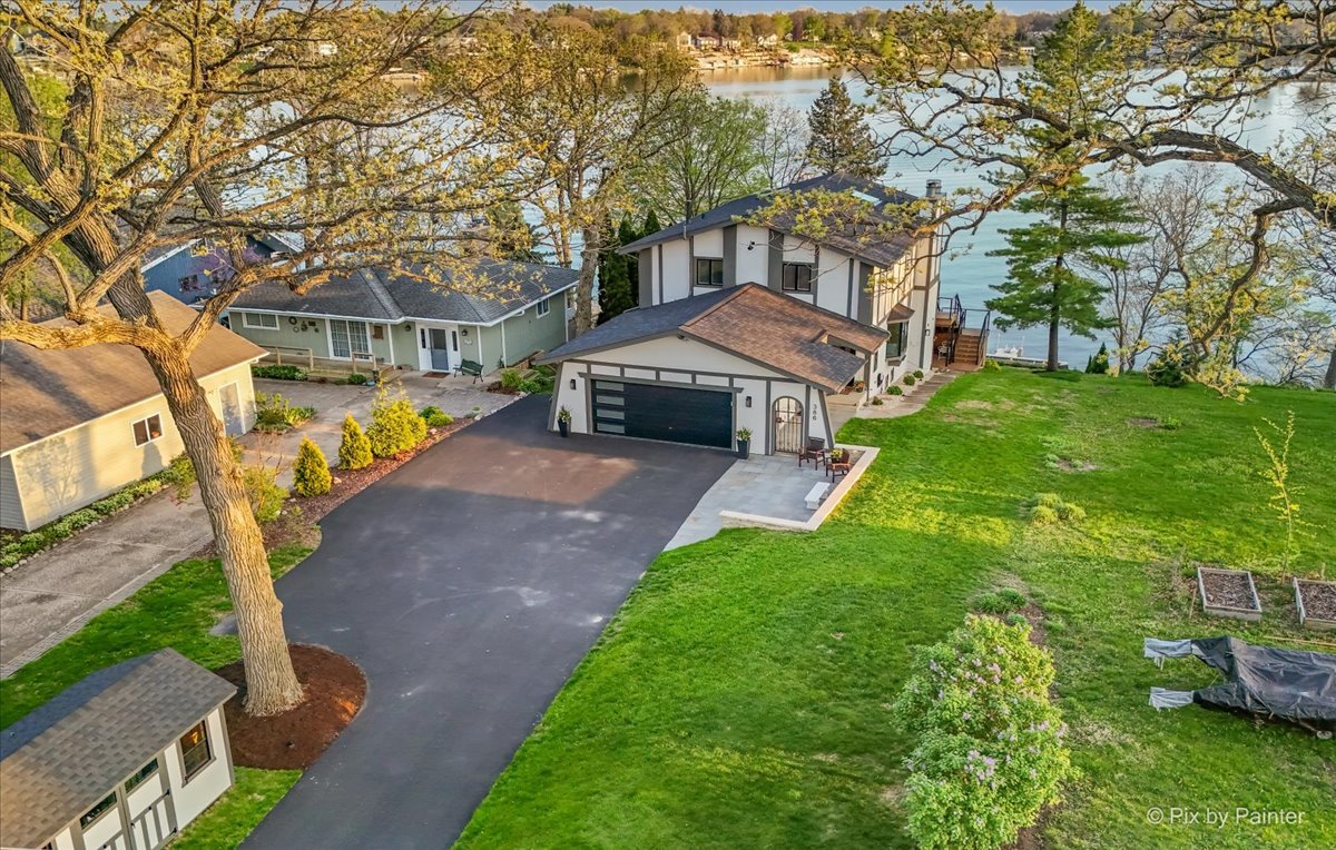 386 Holiday Drive