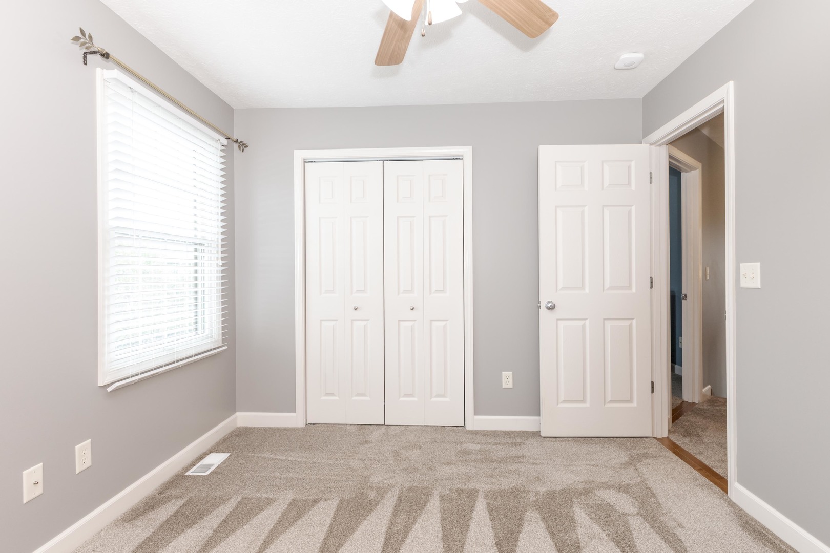 Normal, Illinois 61761, United States, 4 Bedrooms Bedrooms, ,3 BathroomsBathrooms,Residential,Contingent,196201